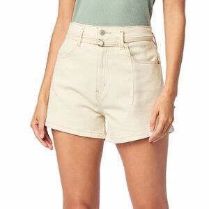 Levi Strauss Signature. Vintage High Waist Cream Shorts with Belt Size 12